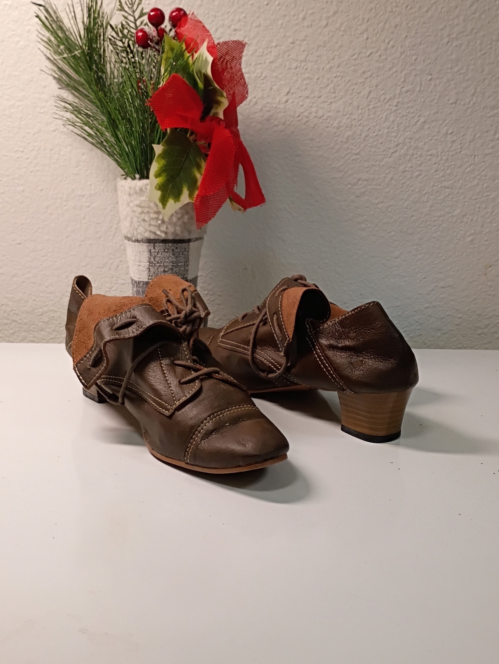 Brown Lace-Up Low Heel Women's Oxfords